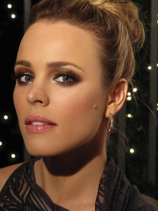 Bronze Smoky Eyes and Pink Lips