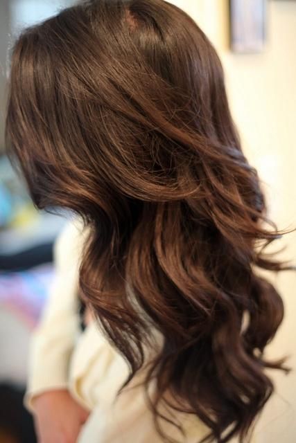 Glamorous Long Wavy Hairstyle for Brunette Hair