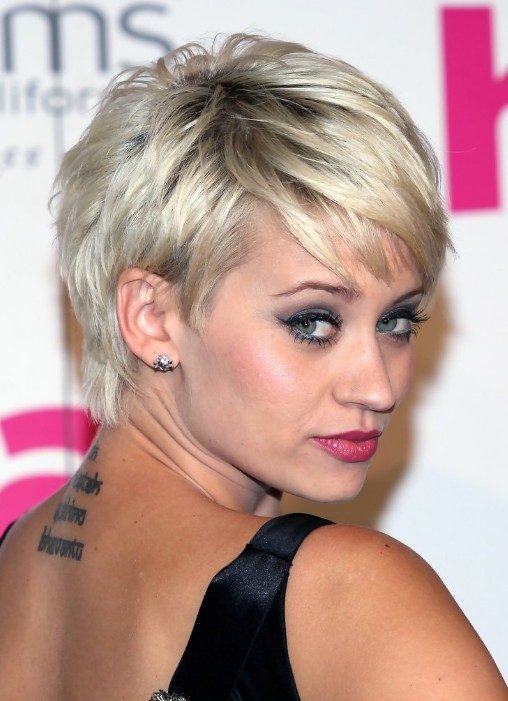 56 Super Hot Short Hairstyles 2020 Layers Cool Colors Curls Bangs