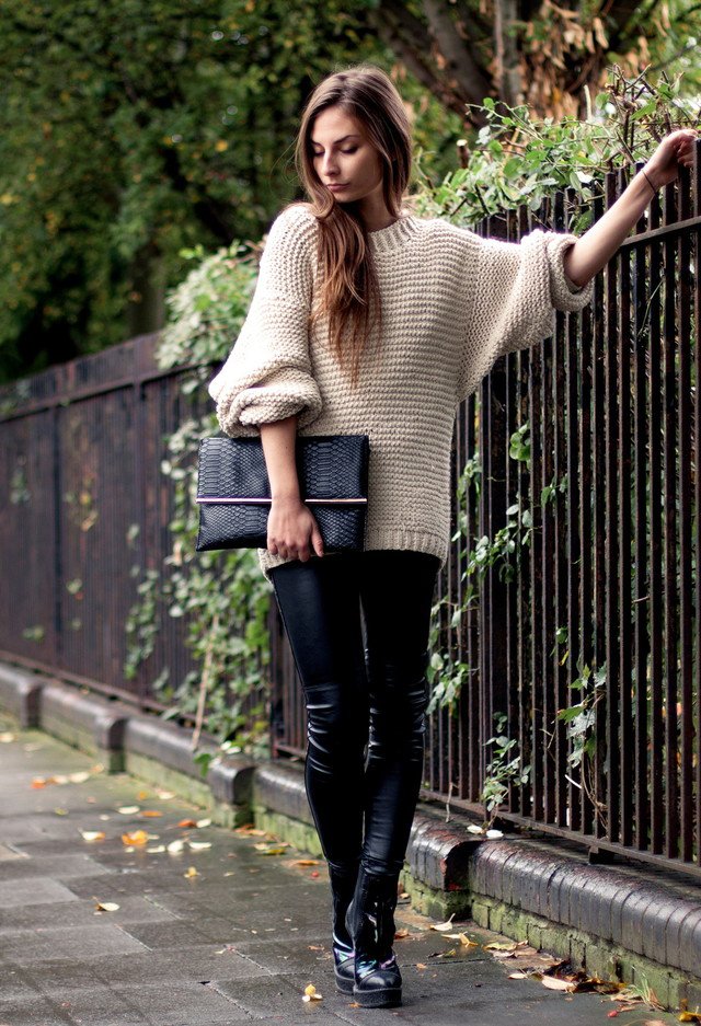 Loose Jumper with Leather Trousers for Fall