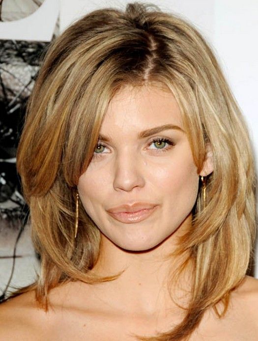 Medium Shaggy Hairstyle With Layers