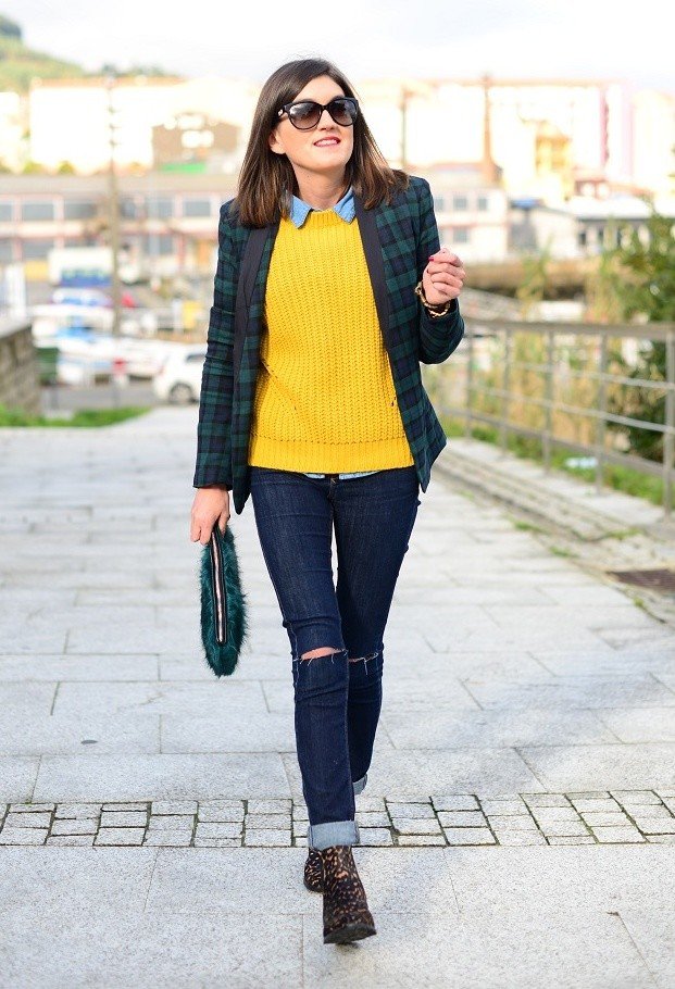 Plaid Blazer Outfit with Ripped Jeans