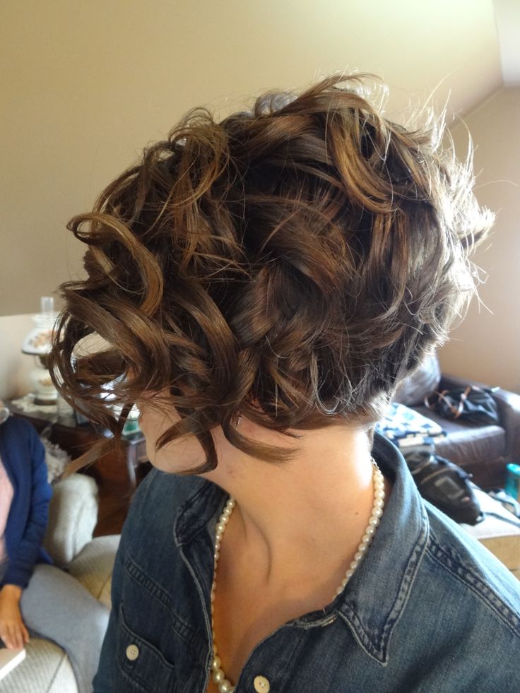 Short Curly Bob Hairstyle/Pinterest