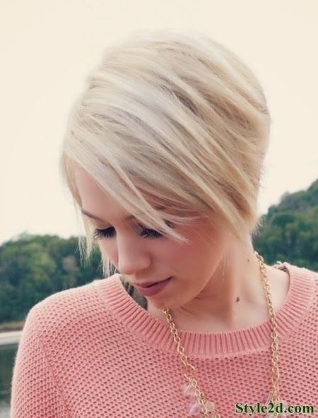 Short Layered Bob Hairstyle for Light Blond Hair