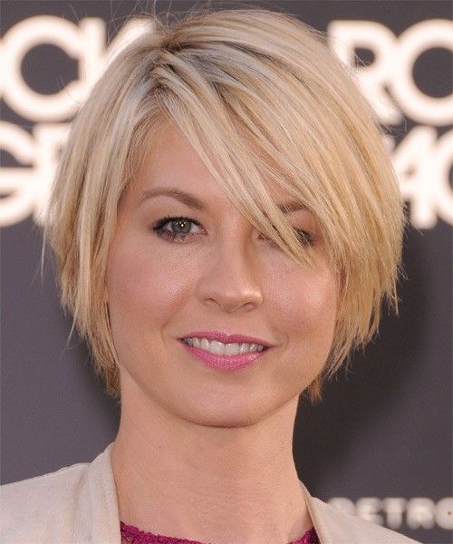 Short Layered Hairstyle for Thick Straight Hair/Pinterest