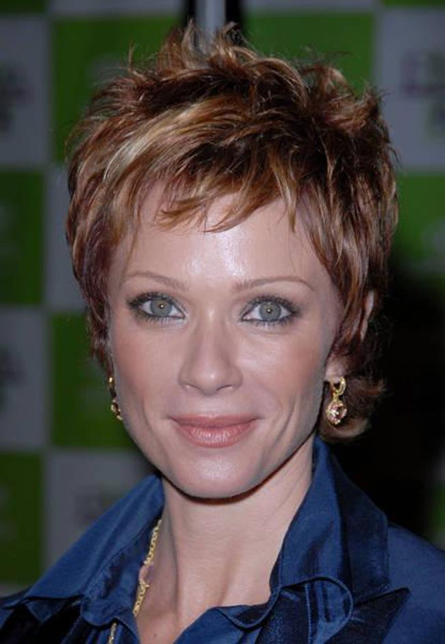 Short Pixie Haircuts For Round Faces Over 40 for Oval Face