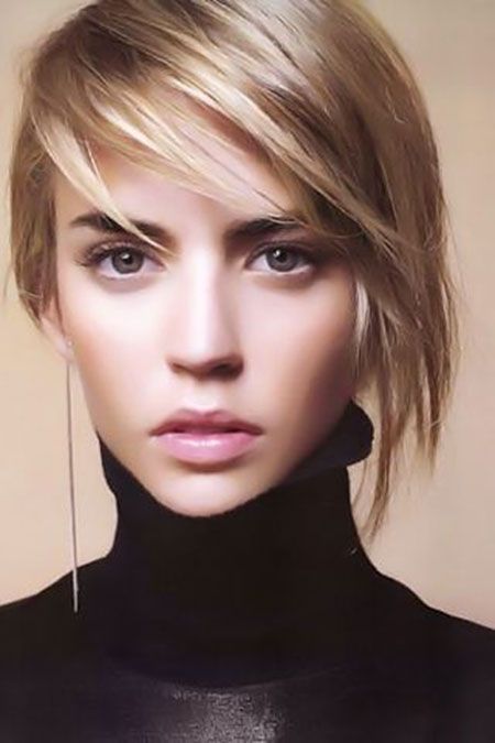 Short Straight Hairstyle With Side Bangs