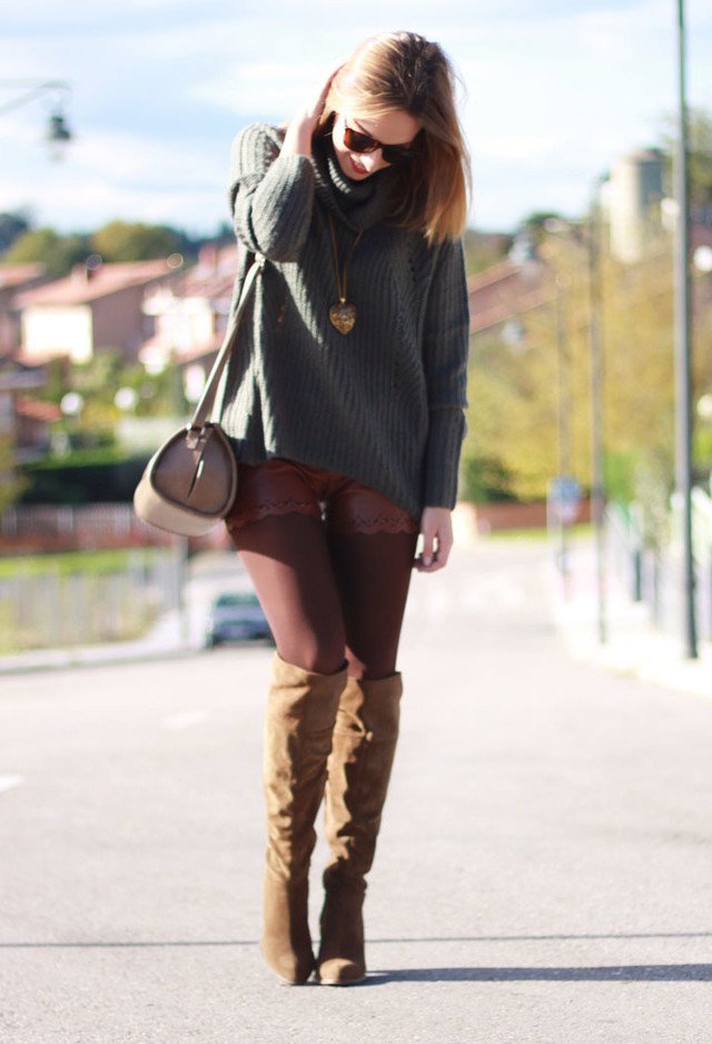 Simple Turtleneck Outfit for Fall