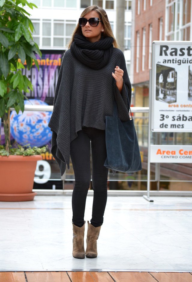 Stunning Dark Grey Outfit with Scarf