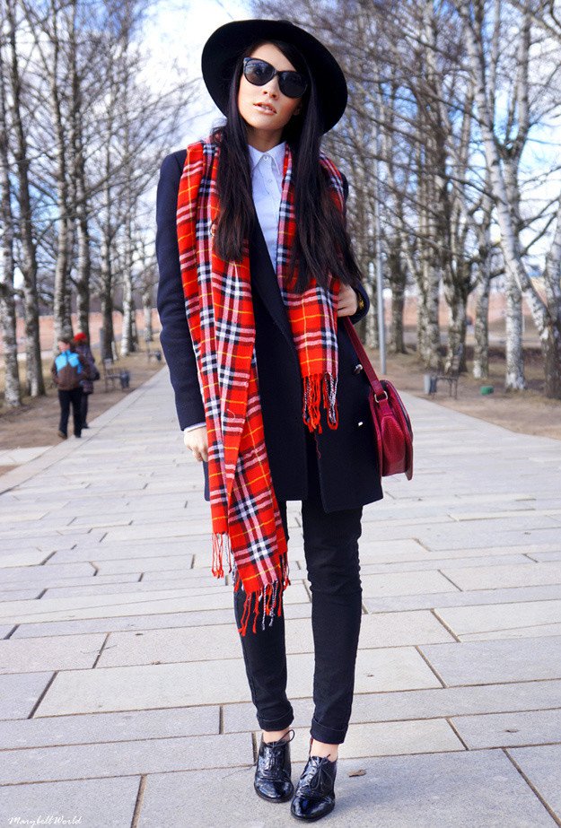 Trendy Outfit Idea with A Plaid Scarf