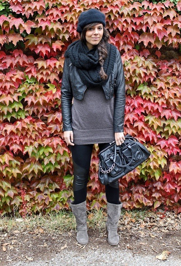 Trendy Winter Outfit with A Scarf