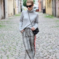 Turtleneck Sweater with Printed Pants