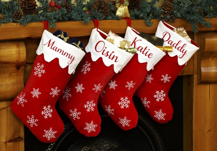 Christmas Stocking Designs-Red Stockings