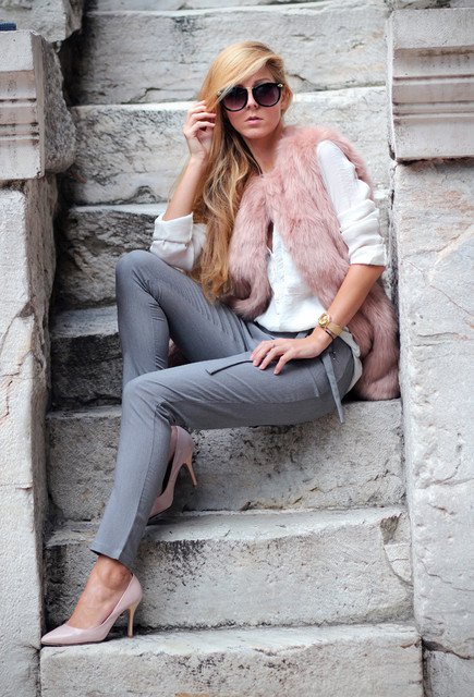 Elegant Outfit Idea with Pink Fur Vest