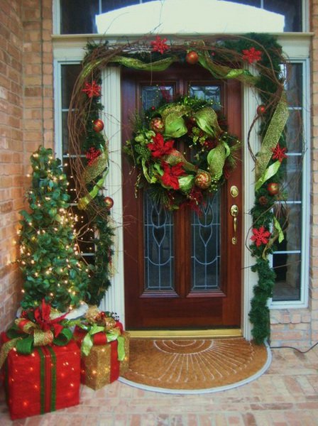 Christmas Front Porch Decorating Ideas - Pretty Designs