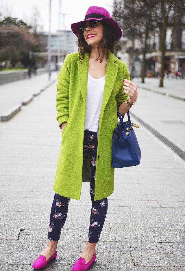 Stylish Early Winter Outfit Idea with Olive Green Coat