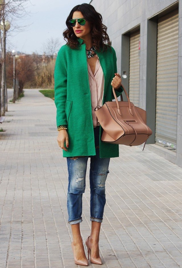 Stylish Outfit Idea with A Green Coat