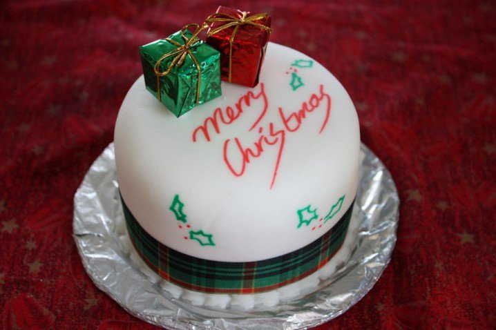 Christmas Cake Idea-Gifts