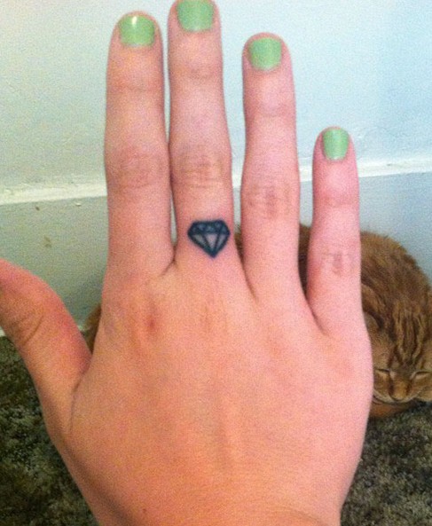 Bethany Cosentino tattoos – Cute Small diamond tattoo