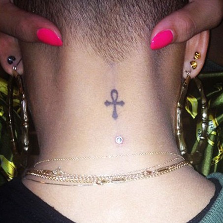 Cassie tattoos – ankh symbol on neck