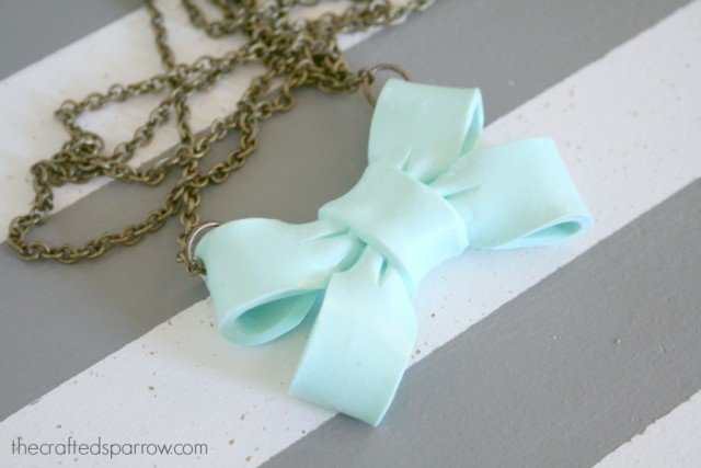 Easy Bow Necklace