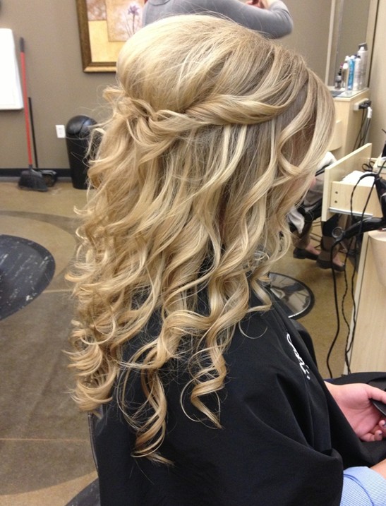 Long Blond Wavy Hair for Prom Hairstyles