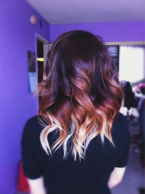 Medium Curly Hairstyle for Ombre Hair