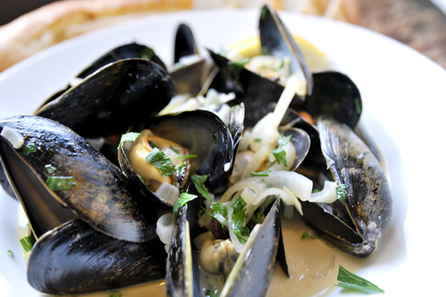 Mussels Steamed in White Wine