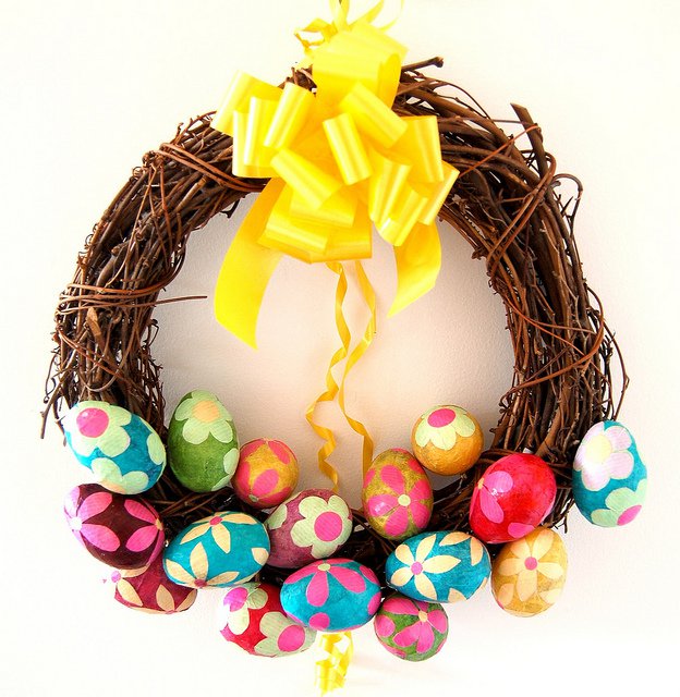 Pretty Easter Egg Wreath