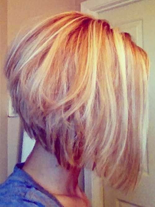 Short Bob Hairstyle with Blond Highlights