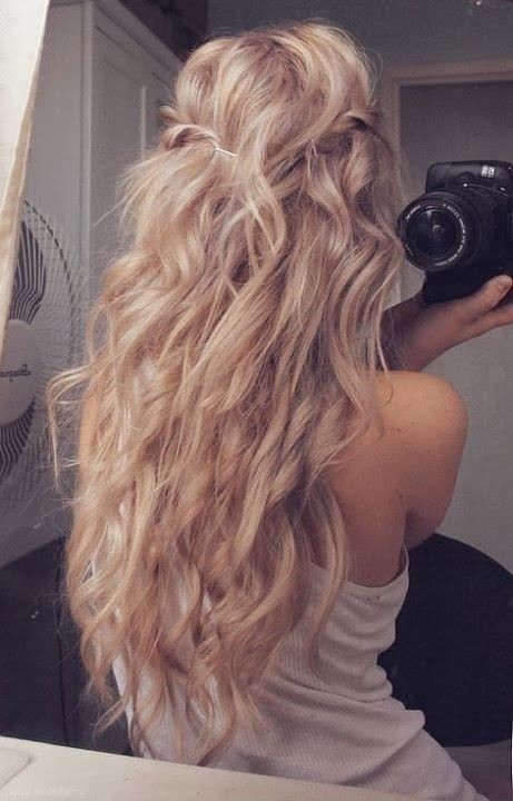 Loose Curly Hairstyle for Long Hair