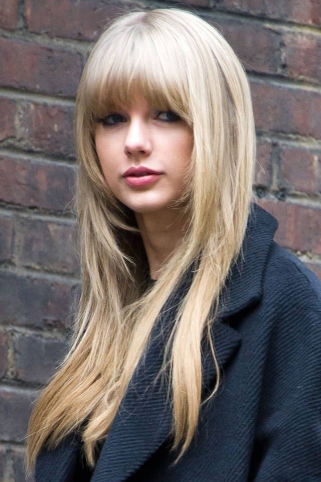Taylor Swift Long Layered Hairstyle
