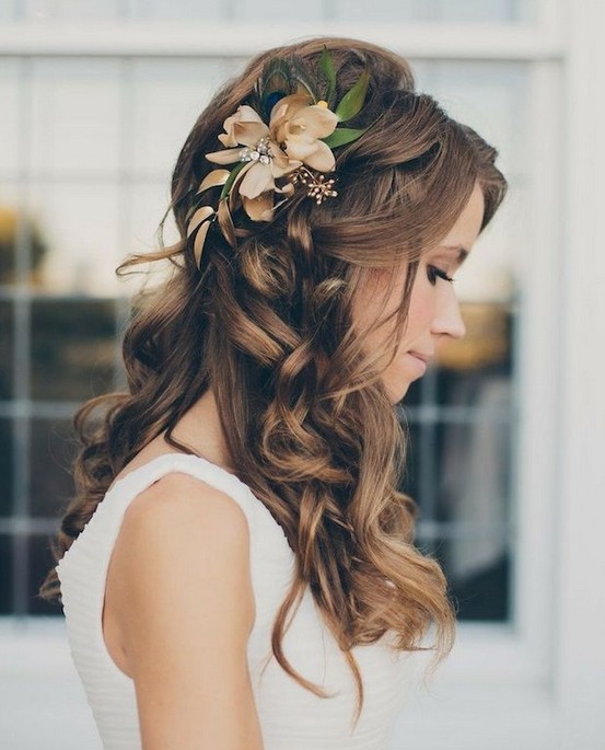 Glamorous Half Up Half Down Hairstyle for Wedding