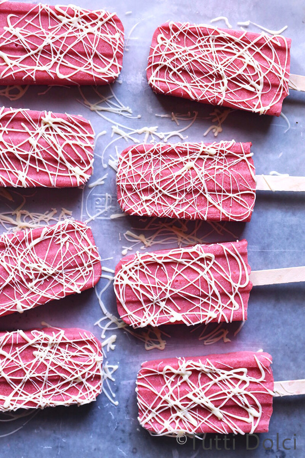 Straberry White Chocolate Popsicles