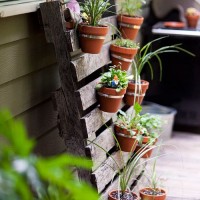 10 DIY Projects for Pallet Planters