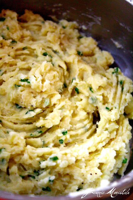 Olive Oil, Garlic, and Cheese Mashed Cauliflower