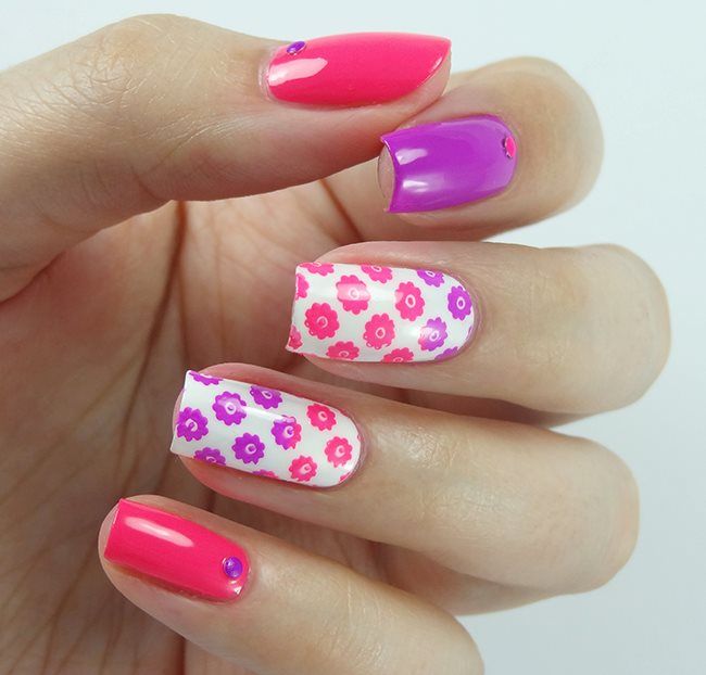 Pretty Summer Nail Art Design