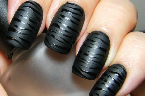 Black Tiger Print Nails