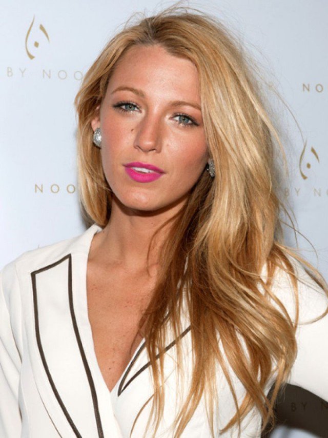 Long Blond Straight Hairstyle