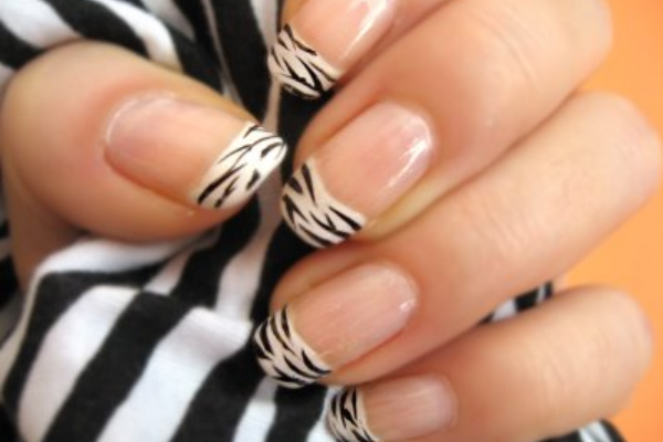 Zebra Print Tips on Nails