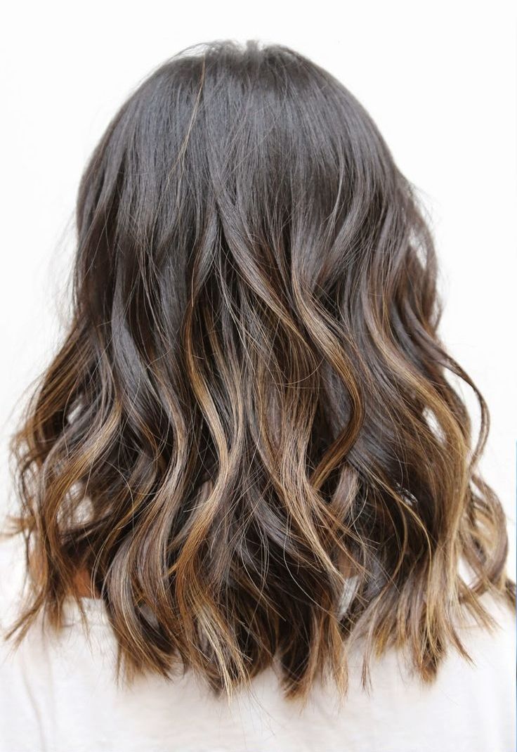 Beachy Wavy Hairstyle for Shoulder Length Hair