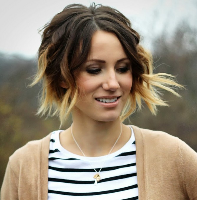 Cute short curly ombre bob hairstyle for fall