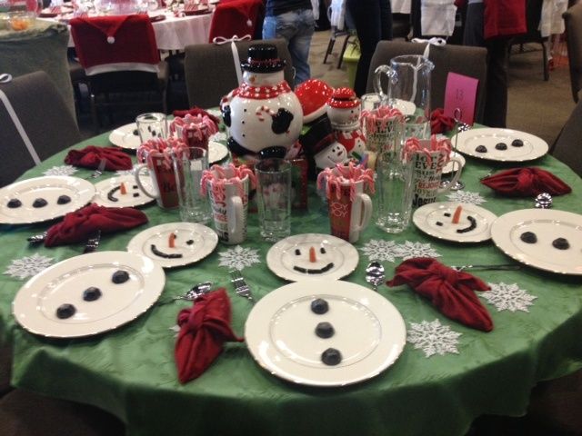 Holiday Tables 24