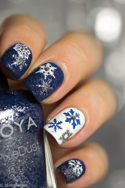 Pretty Snowflake Nails