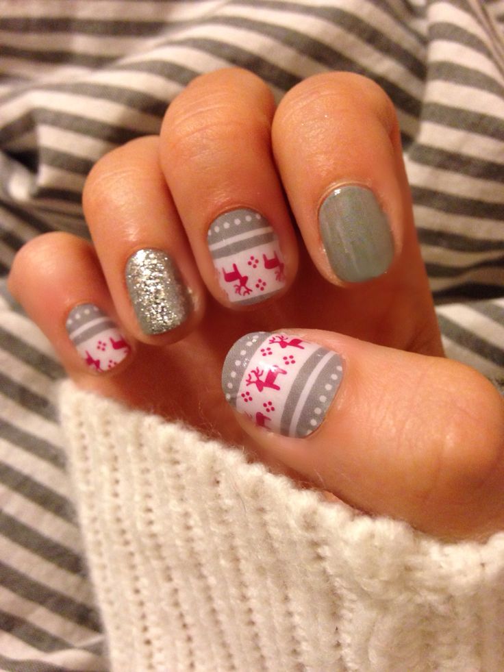 Sweater Inspired Nails