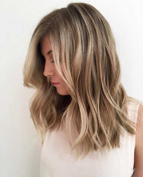 16 Trendy Medium Hairstyles with Bangs - Pretty Designs