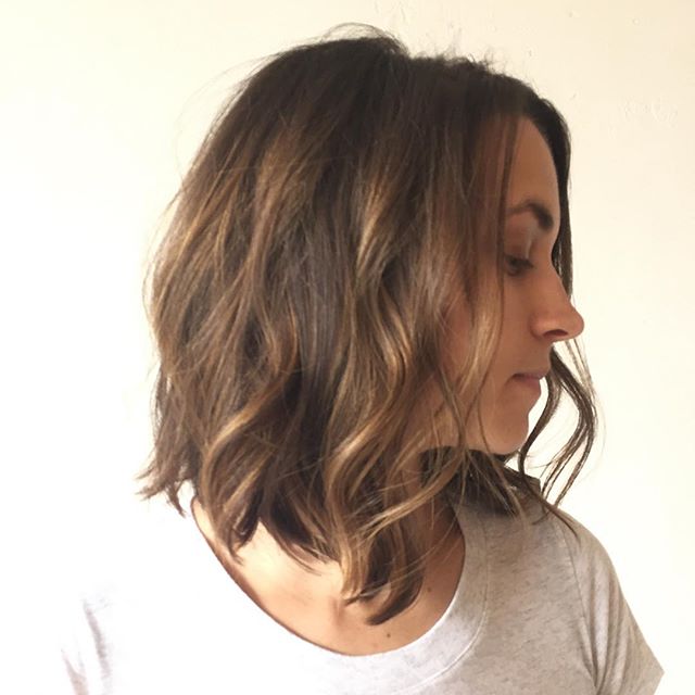 layered messy bob hairstyle for medium thick hair