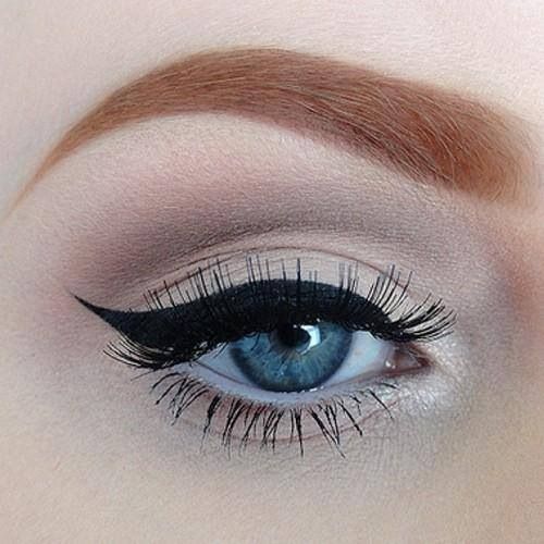 How to Rock Makeup For Blue Eyes - Easy Makeup Tutorials & Ideas - Pretty  Designs