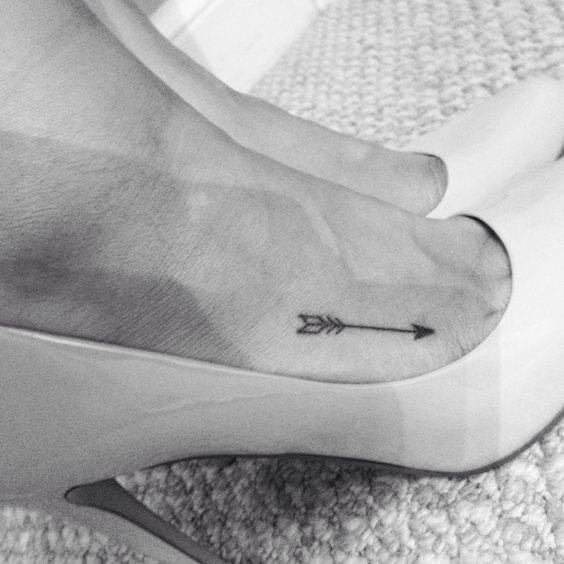 15 Arrow Tattoos That Are A Bullseye