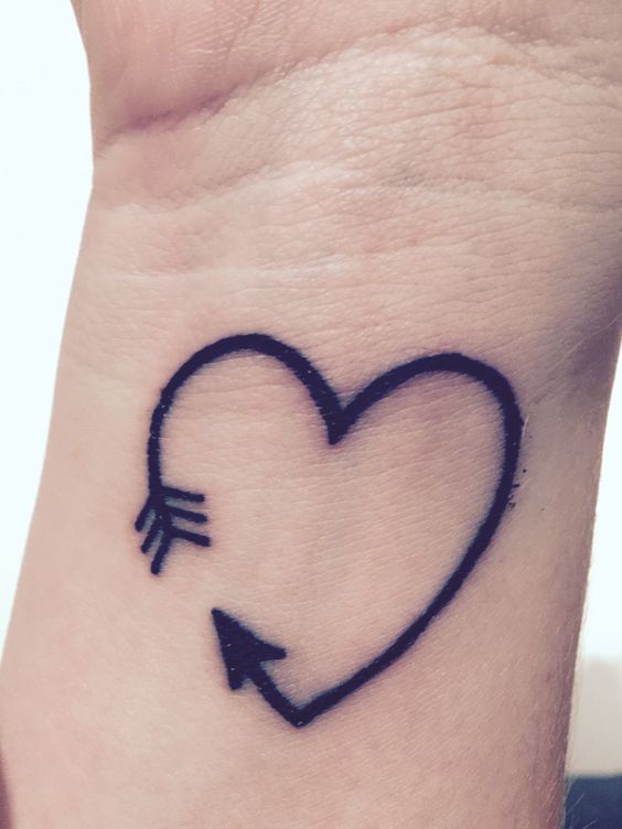 15 Arrow Tattoos That Are A Bullseye